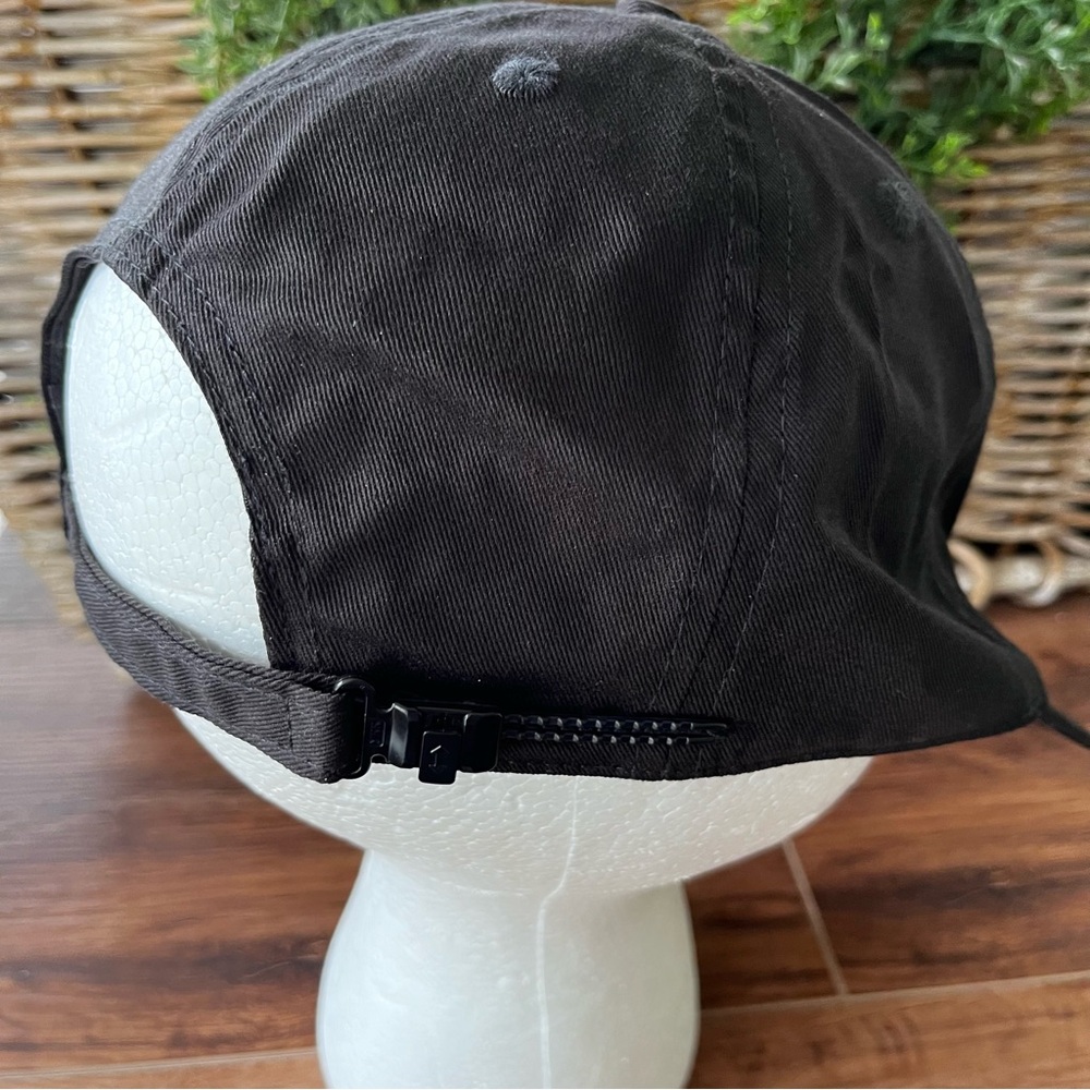 Walt Disney Collectors Society Jiminy Cricket black hat with embroidered front - Picture 3 of 4
